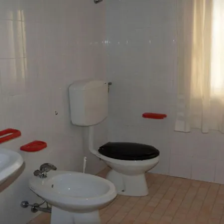 Apartment Homely Flat Close To The *