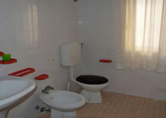 Apartment Homely Flat Close To The *