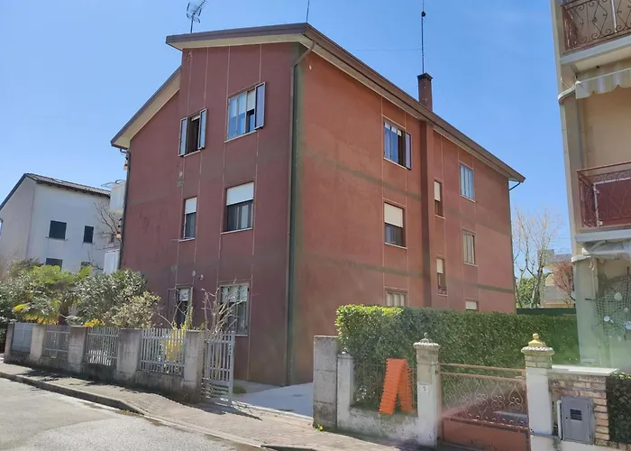 Apartment Homely Flat Close To The Caorle